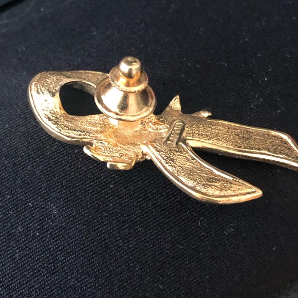 AVON BREAST CANCER AWARENESS PIN w/Rose blossom in light pink and gold. - Picture 6 of 6